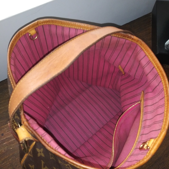 Louis Vuitton bag - Picture 4 of 11